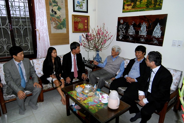 Lãnh đạo Tổng công ty Viglacera thăm và chúc sức khỏe các đồng chí nguyên lãnh đạo Tổng công ty nhân dịp Tết Giáp Ngọ 2014